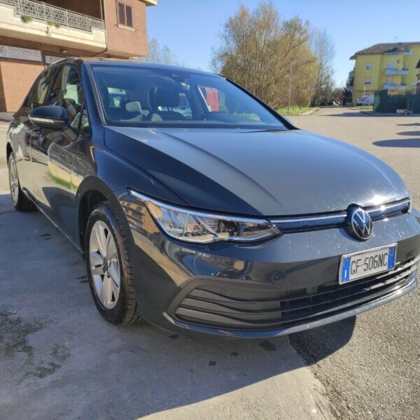 Volkswagen Golf 8 2.0 TDI SCR Style - immagine 4