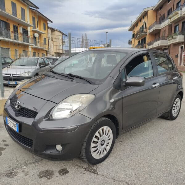 Toyota Yaris 1.3 5 porte Sol - immagine 5