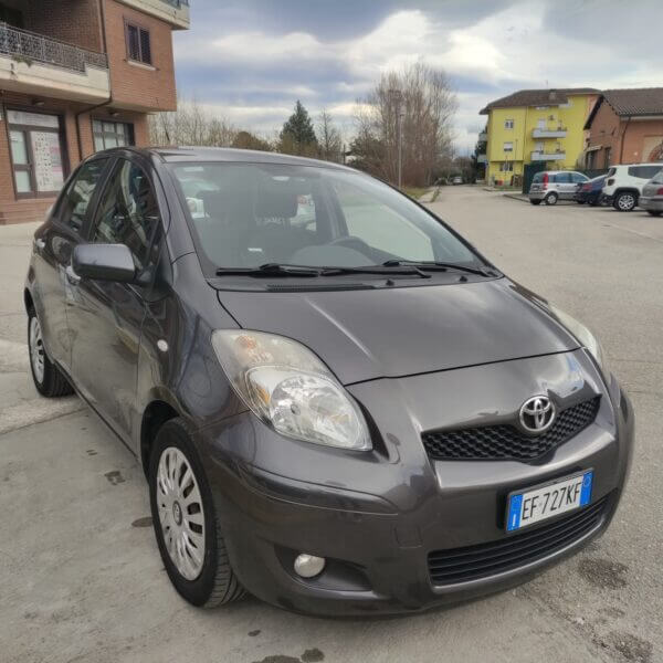 Toyota Yaris 1.3 5 porte Sol - immagine 6