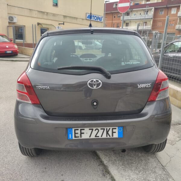 Toyota Yaris 1.3 5 porte Sol - immagine 4